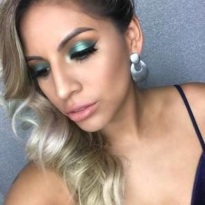 Meet your Posher, Lorena